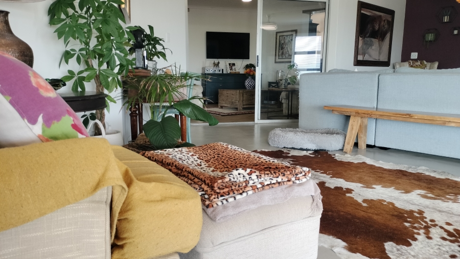 5 Bedroom Property for Sale in Fraaiuitsig Western Cape